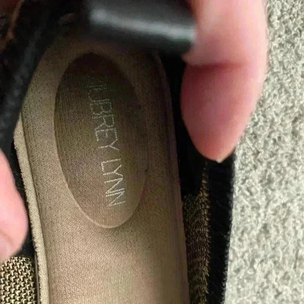 Aubrey Lynn Leopard Knit Flats - Picture 5 of 7
